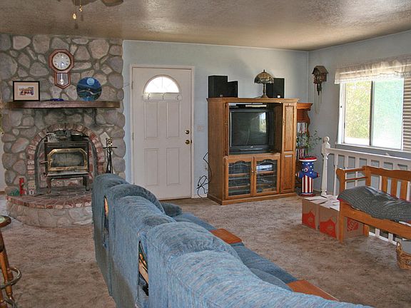 4th image of 42650 Pinecliff St