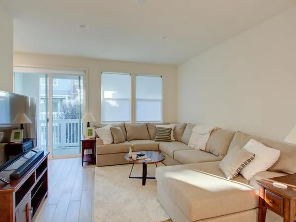 107 Maidenhair Ter, Sunnyvale, CA 94086