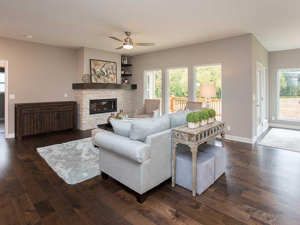 2nd image of 16 Lilac Cir