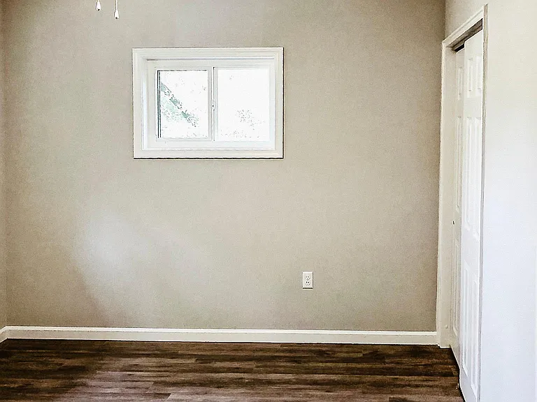 (Unit #2|1-Bed/1-Bath|Second Floor): Bedroom