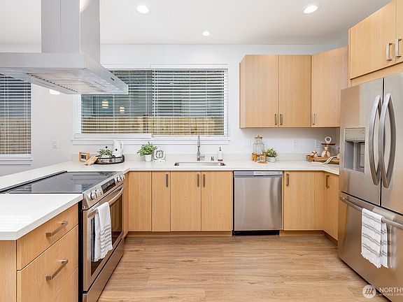 3rd image of 7711 B 11th Avenue SW