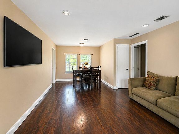 3rd image of 6519 Beekman Rd