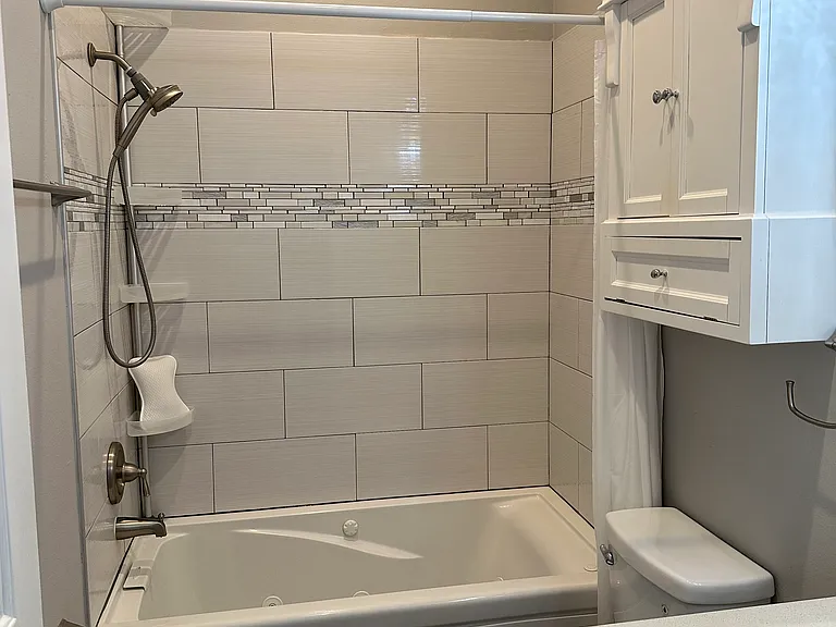 547 Black Lion Dr NE — Photo 4