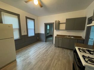 2265 S 16th St, Milwaukee, WI 53215