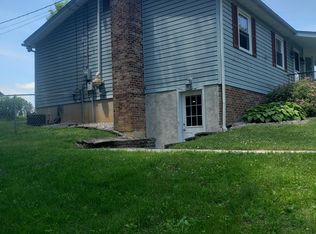 1042 Willowbrook Dr, Chambersburg, PA 17202