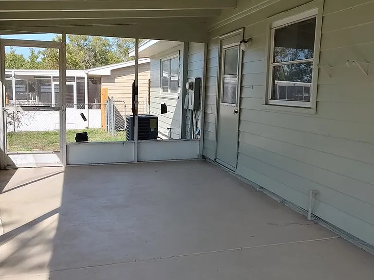 4470 Cynthia Ln — Photo 16