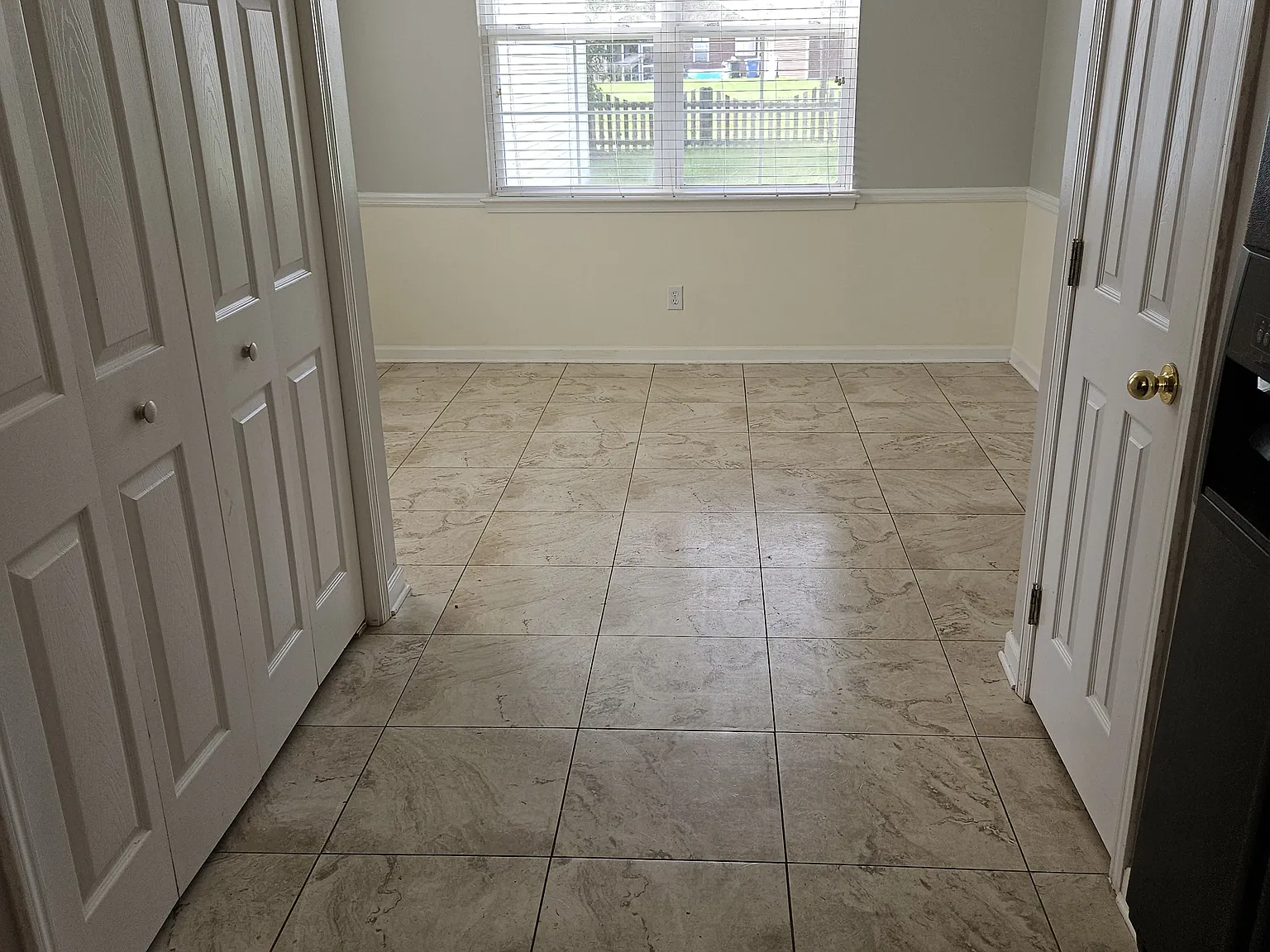 3 bed, 2.5 bath, 1432 sqft, $2,000 — Photo 3
