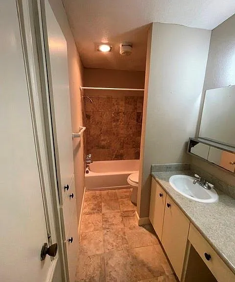 5550 N Braeswood Blvd #100 — Photo 10