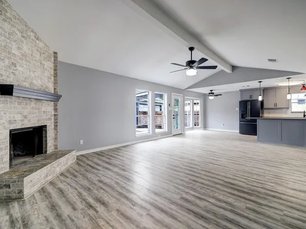 9907 Greencreek Dr, Houston, TX 77070