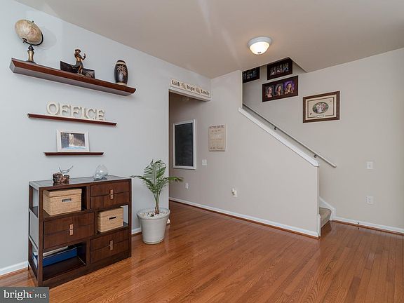 4th image of 38 Charter Gate Dr