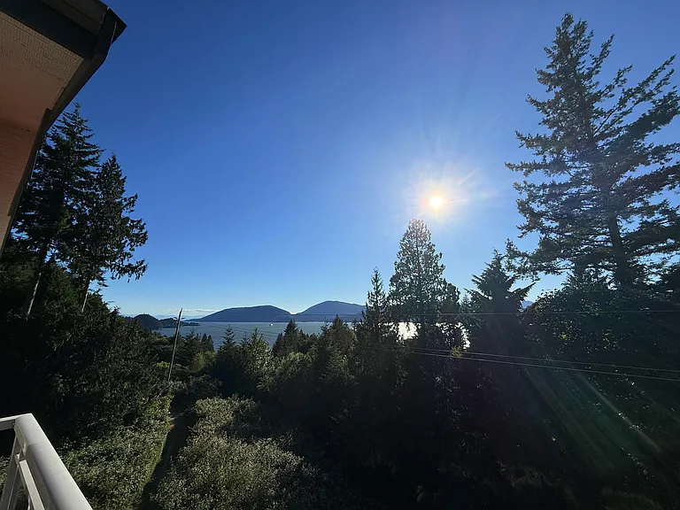 8561 Seascape Ln — Photo 1