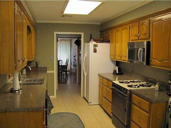 2nd image of 3801 Bosque Blvd