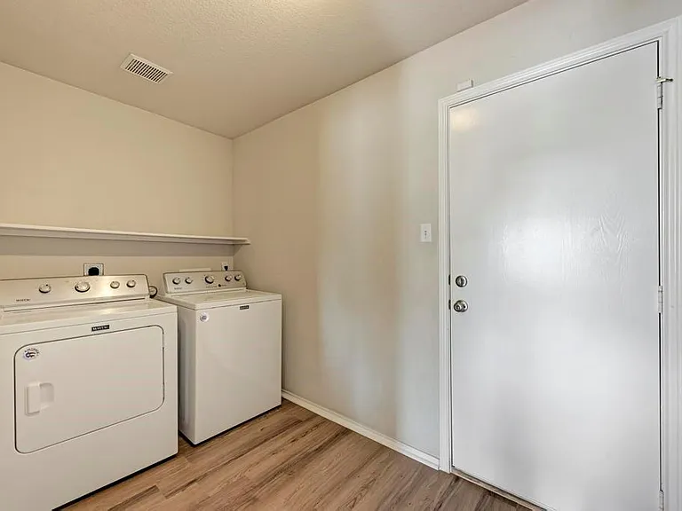 1203 Tricia Cv — Photo 29