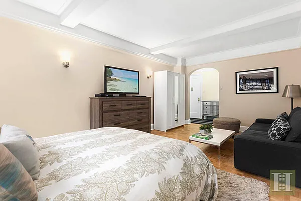 Rented by Halstead Real Estate | media 18