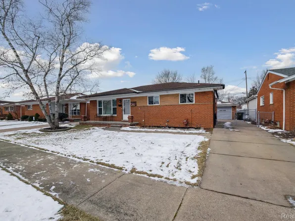 1824 Newman St, Trenton, MI 48183