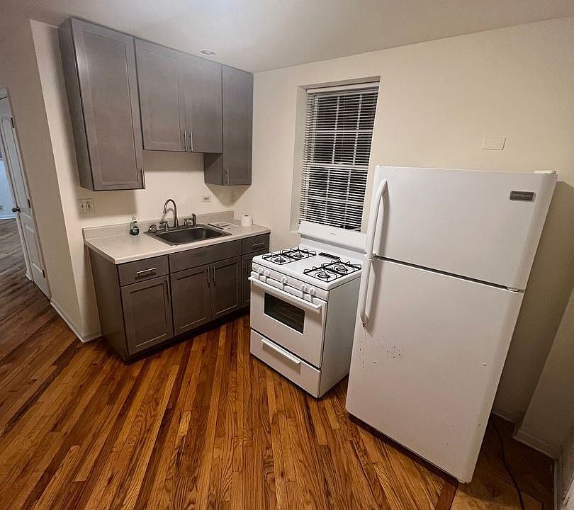 1st image of 1638 N Western Ave APT 1