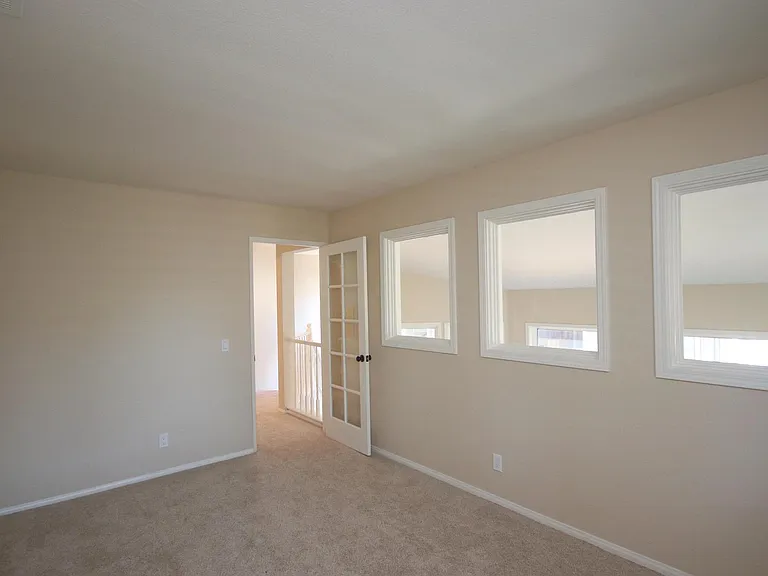 1074 Rocton Dr — Photo 16