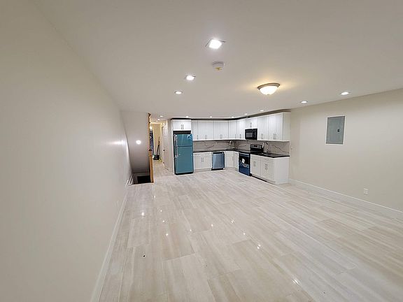 3rd image of 243 Vernon Ave