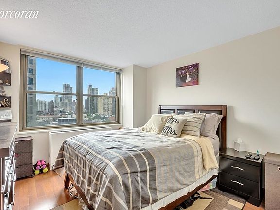 4th image of 301 E 79th St APT 15D
