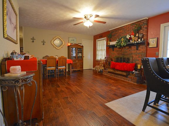 DEN & KITCHEN OPEN FLOOR PL