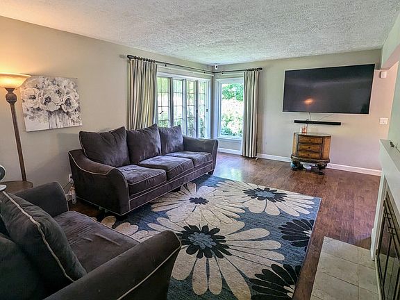 5th image of 7017 Green Forest Dr
