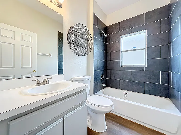4214 Pacifica Dr — Photo 10