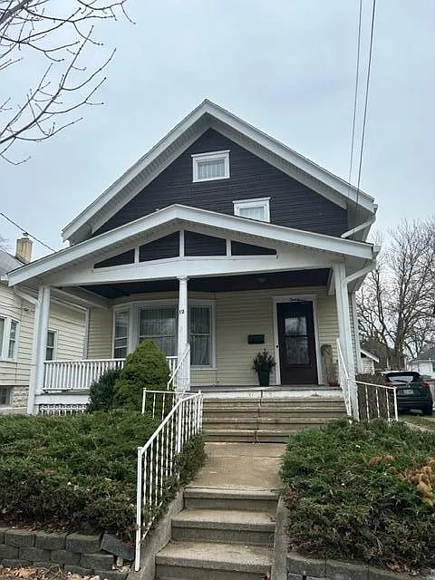 12 Knapp St NW photo 1