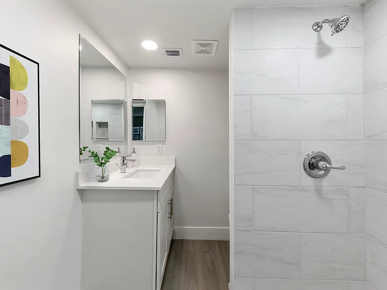 Aciano Hialeah — Photo 17
