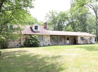 85 Red Barn Rd, Pine Bush, NY 12566