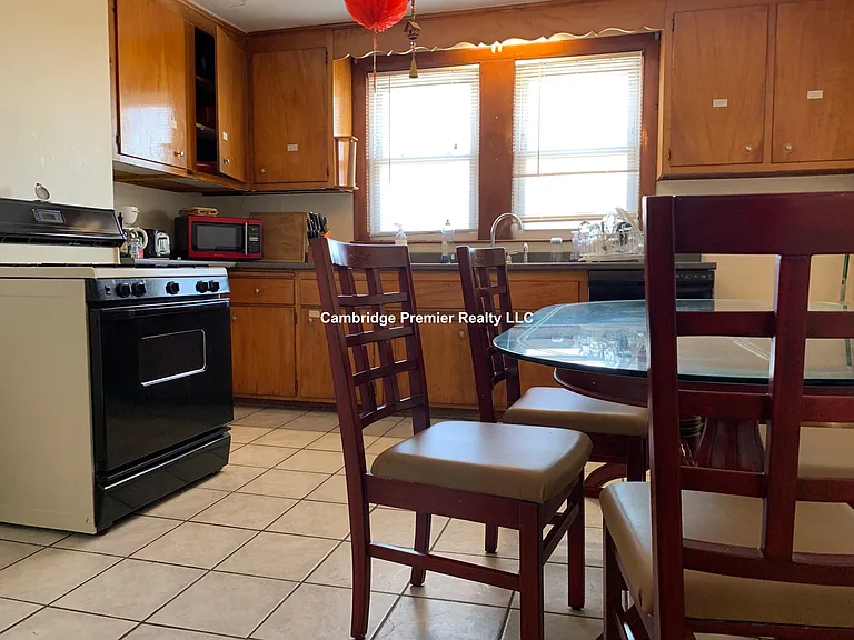 33 Everett Ave #2 — Photo 7