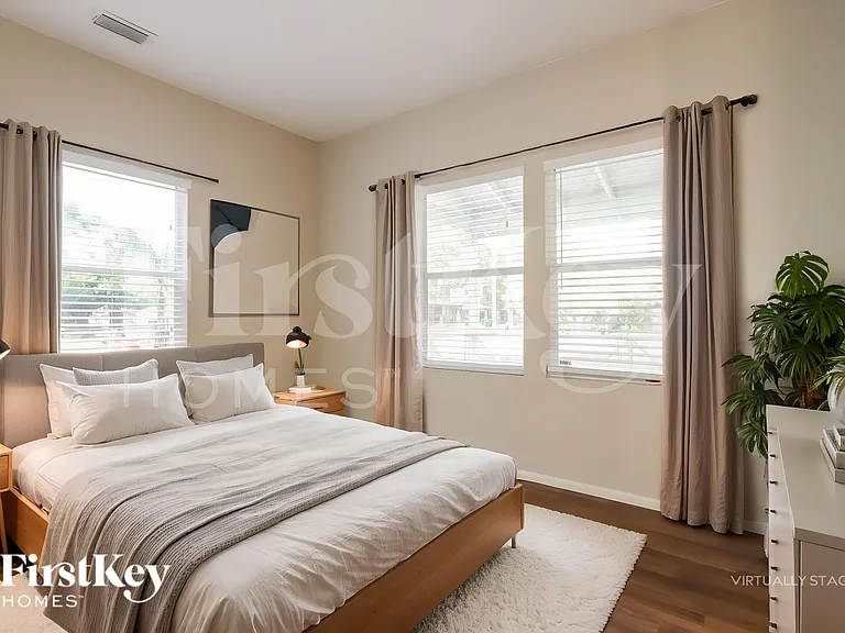 2916 N Jefferson St — Photo 9