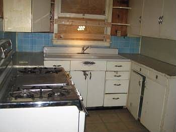 2nd image of 620 N Santa Fe St