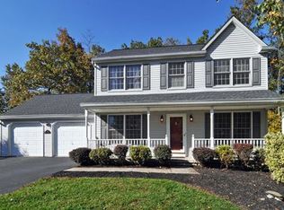 108 Live Oak Dr, Quakertown, PA 18951