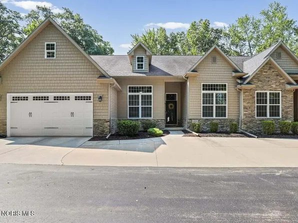 6423 Thamletz Dr, Sylvania, OH 43560