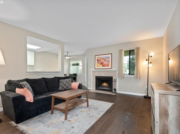 9896 SE Talbert St, Clackamas, OR 97015