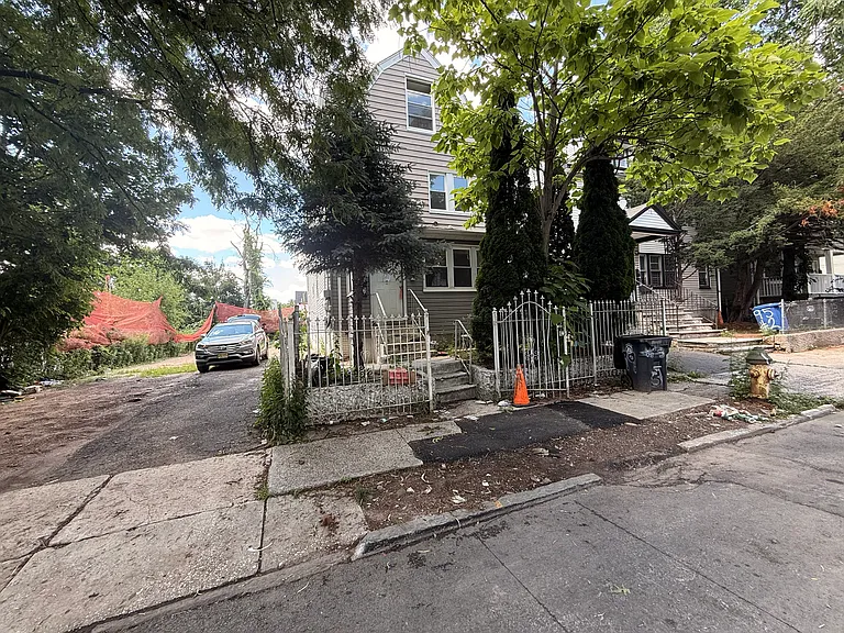 99 Alexander St #1 — Photo 8