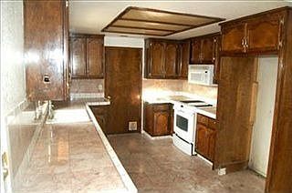 3rd image of 2143 Vincent Ave