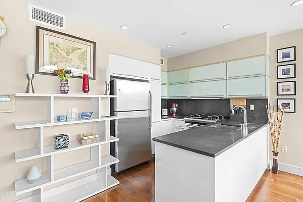 Sold by Corcoran | media 14