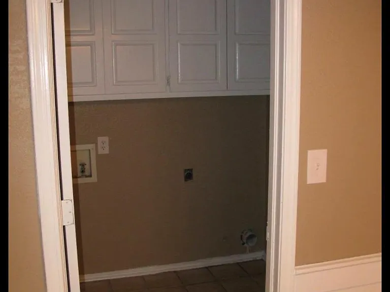 2216 S Fir Ave — Photo 9