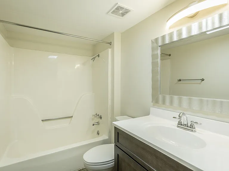 203 4th St #B4 — Photo 4