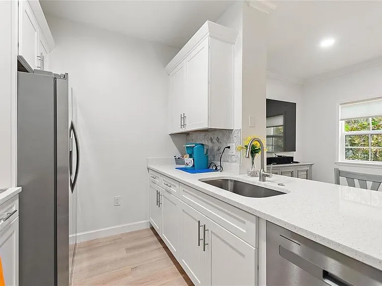 516 Water St — Photo 7