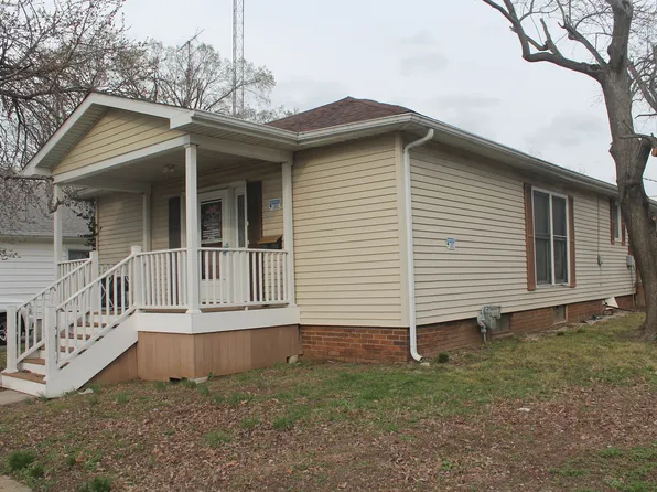 120 S 12th St, Herrin, IL 62948