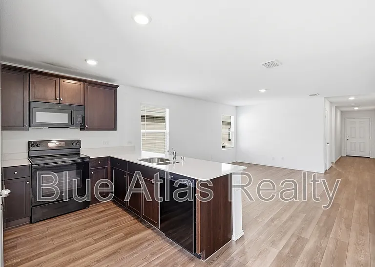 510 Olmstead Dr — Photo 1