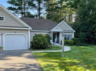 5 Hancock Dr, Bedford, NH 03110