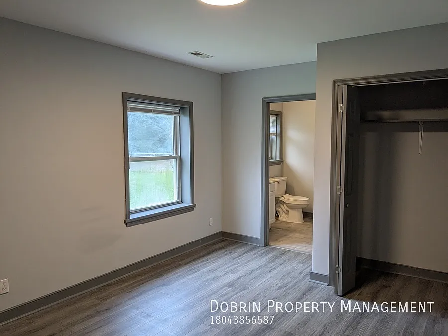 Stylish 4BR Steps from Maymont Park — Photo 3