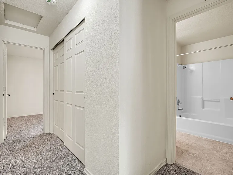 PARKGROVE APARTMENTS — Photo 14