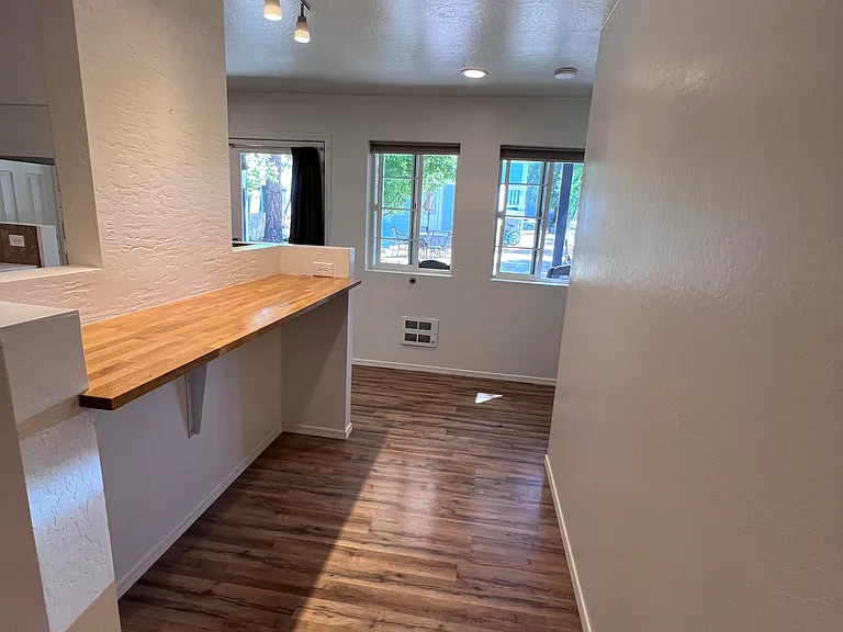 110 N Willow St #C — Photo 6