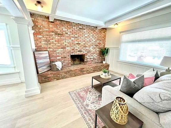 3rd image of 2181 W 29th St