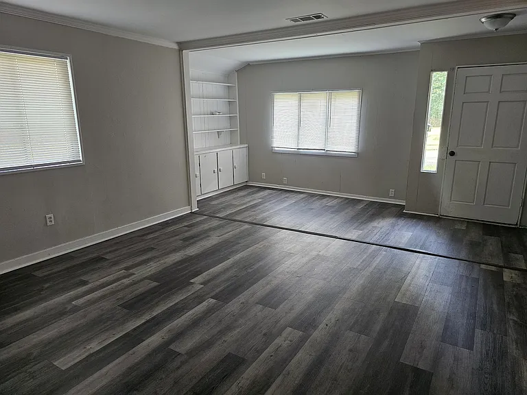 107 Huntley Dr — Photo 4