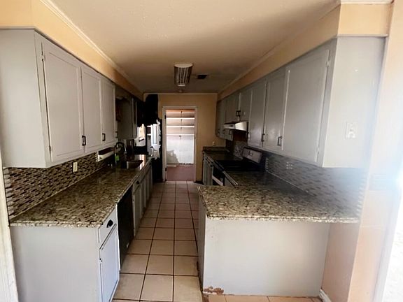 4th image of 1320 Berrytown Cir N
